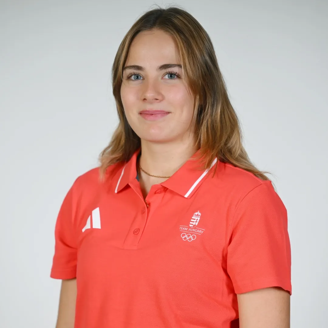 Horváth Anna Lotti vívás.webp